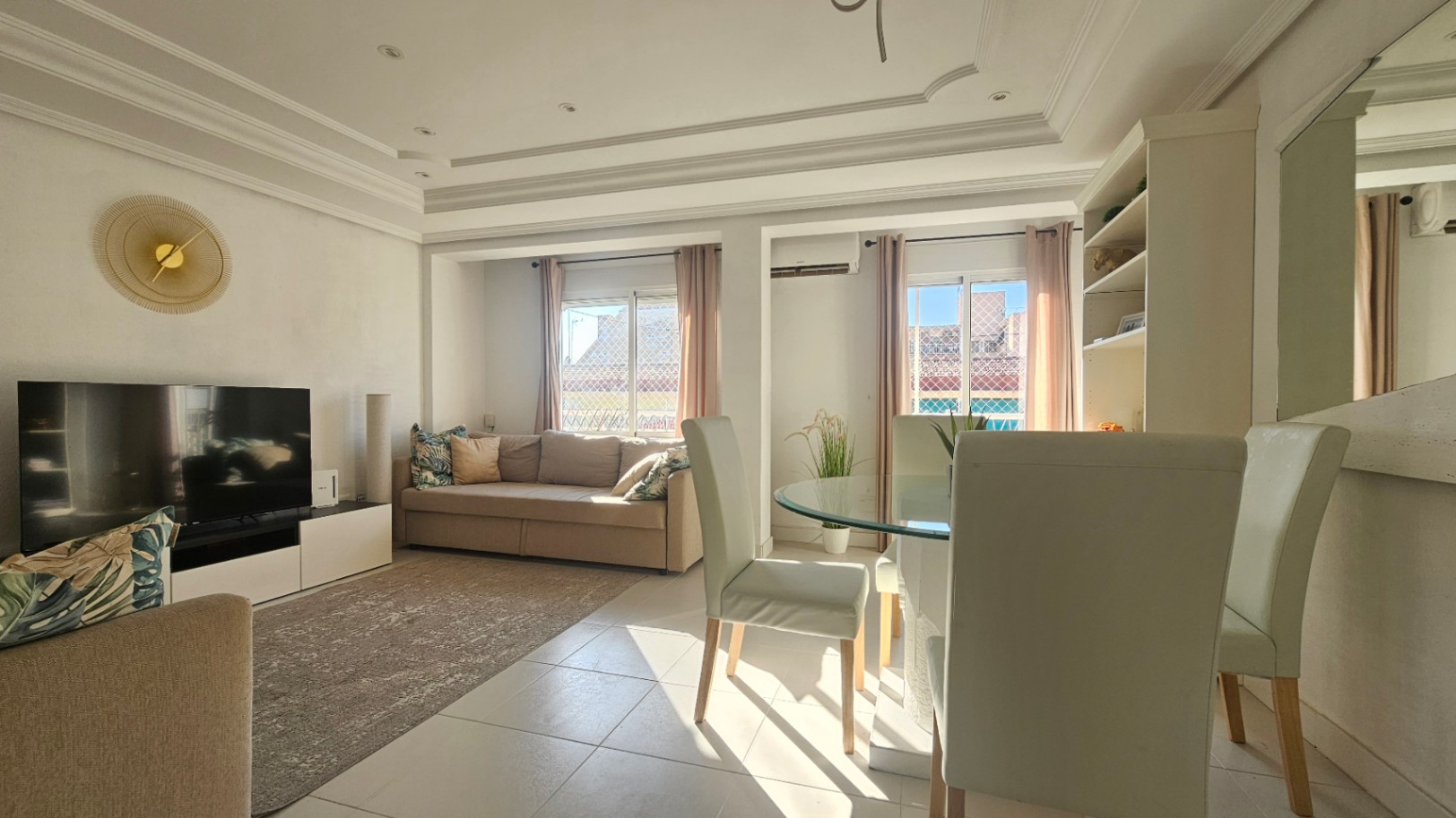 ¡Piso reformado de 2 habitaciones en Alicante, listo para entrar!