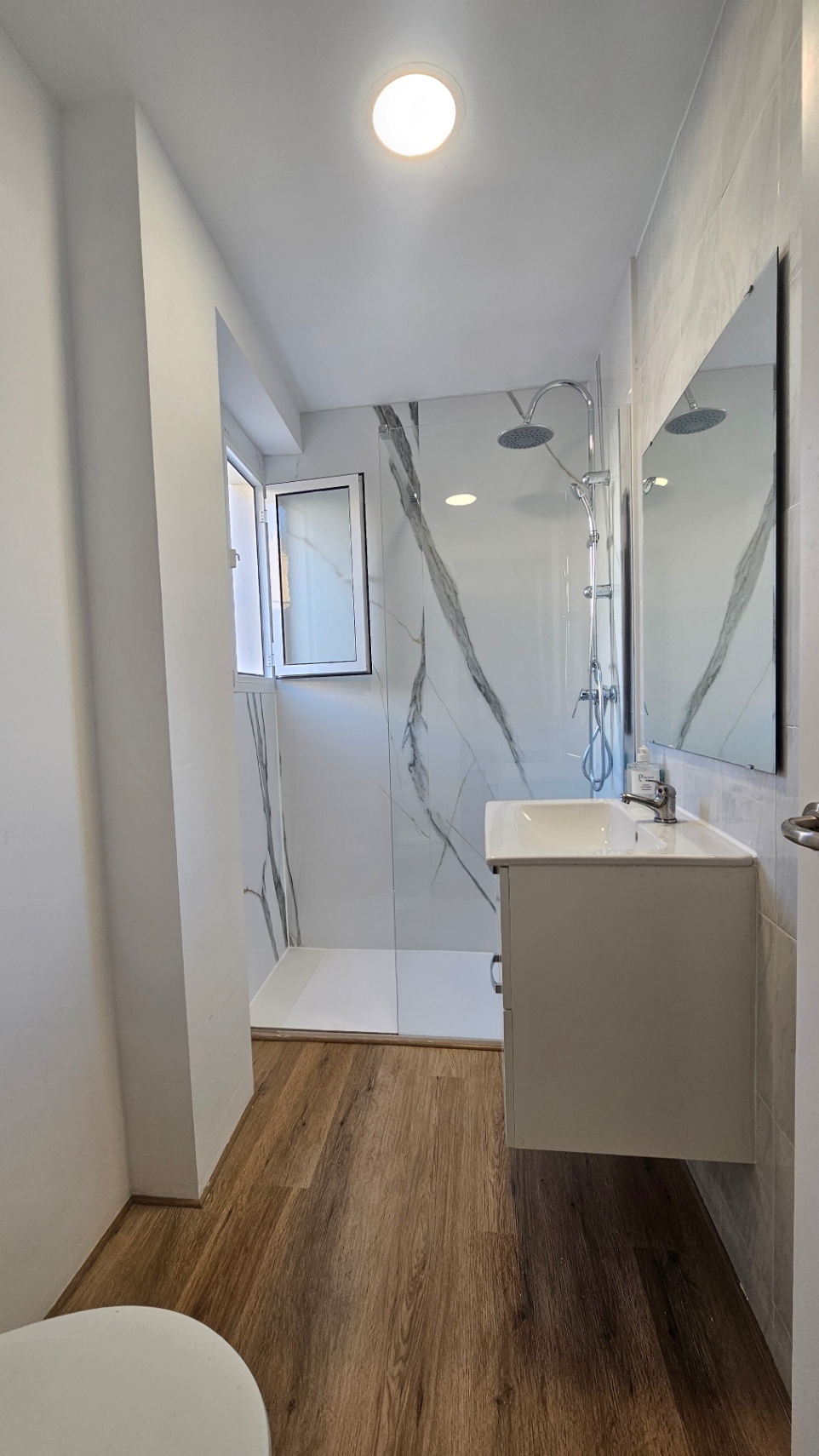 Piso reformado de 3 habitaciones en Alicante - Pla
