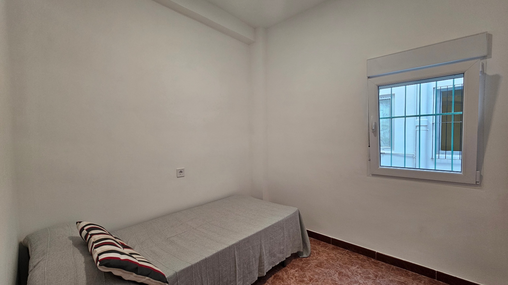 Piso reformado de 3 habitaciones en Alicante - Pla
