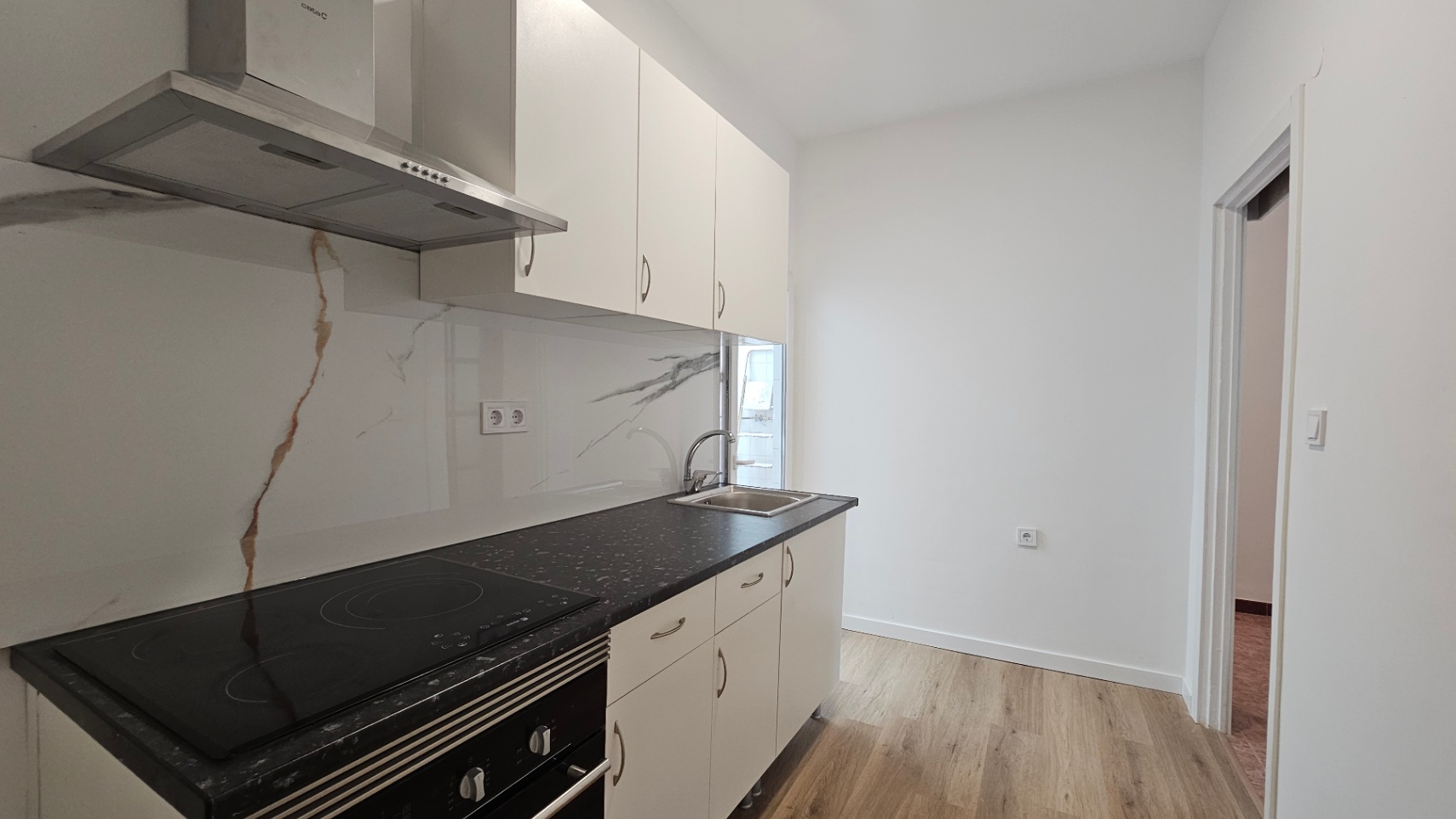 Piso reformado de 3 habitaciones en Alicante - Pla