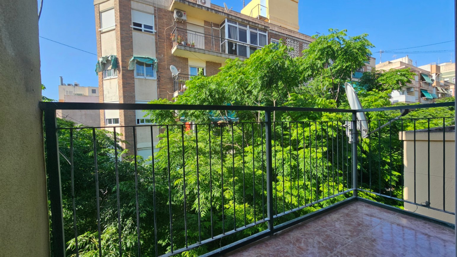 Piso reformado de 3 habitaciones en Alicante - Pla