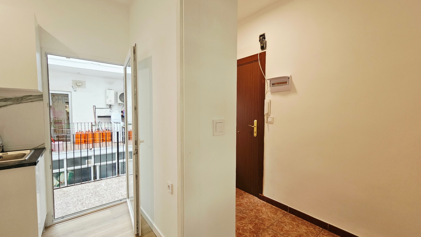 Piso reformado de 3 habitaciones en Alicante - Pla