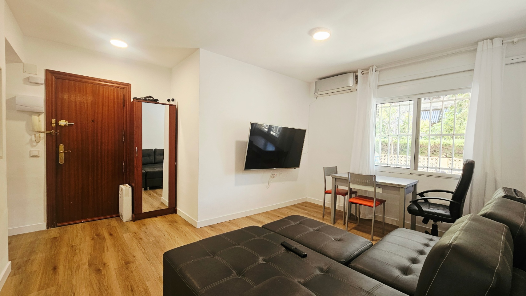 Planta baja reformada con patio interior en Alicante