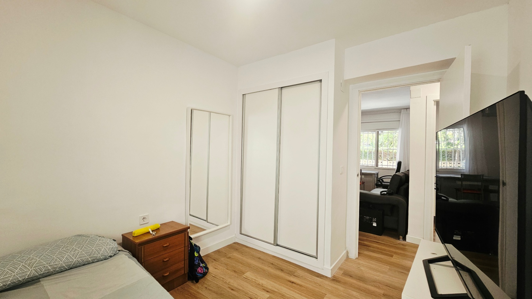 Planta baja reformada con patio interior en Alicante