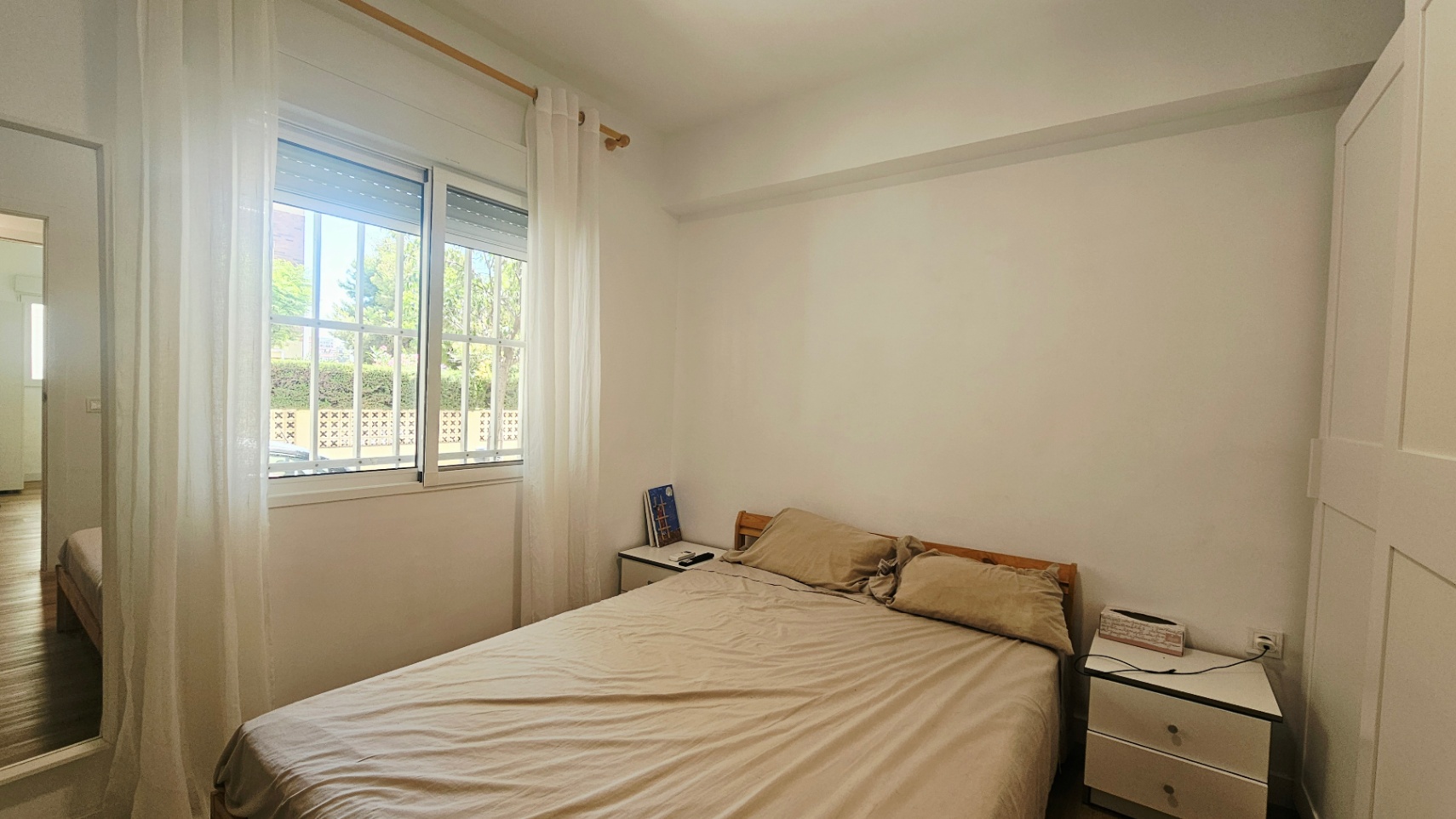 Planta baja reformada con patio interior en Alicante