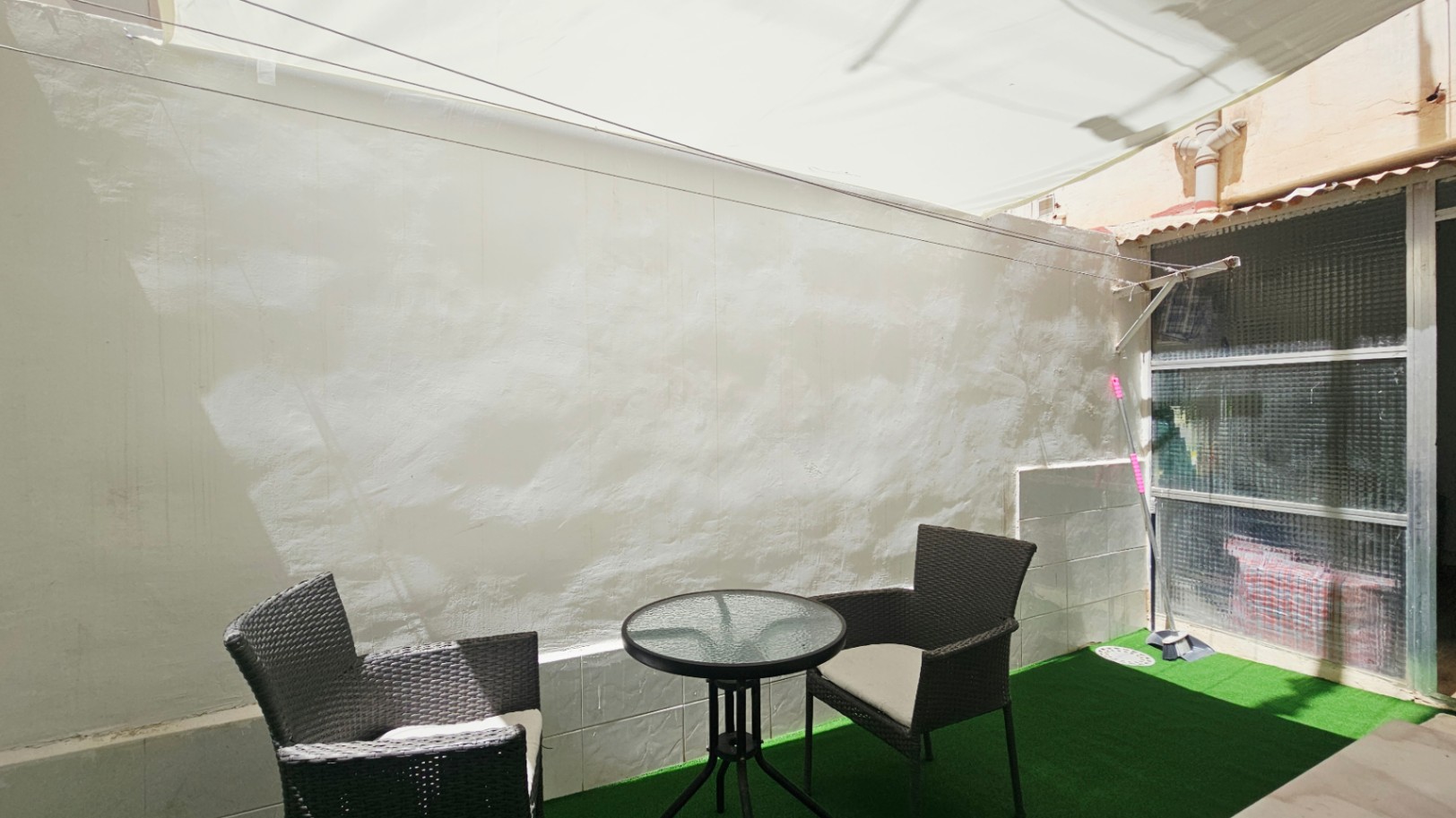 Planta baja reformada con patio interior en Alicante