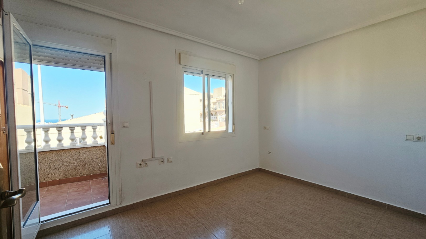 Bungalow mit Meerblick, genehmigter Keller und Pool in Gran Alacant