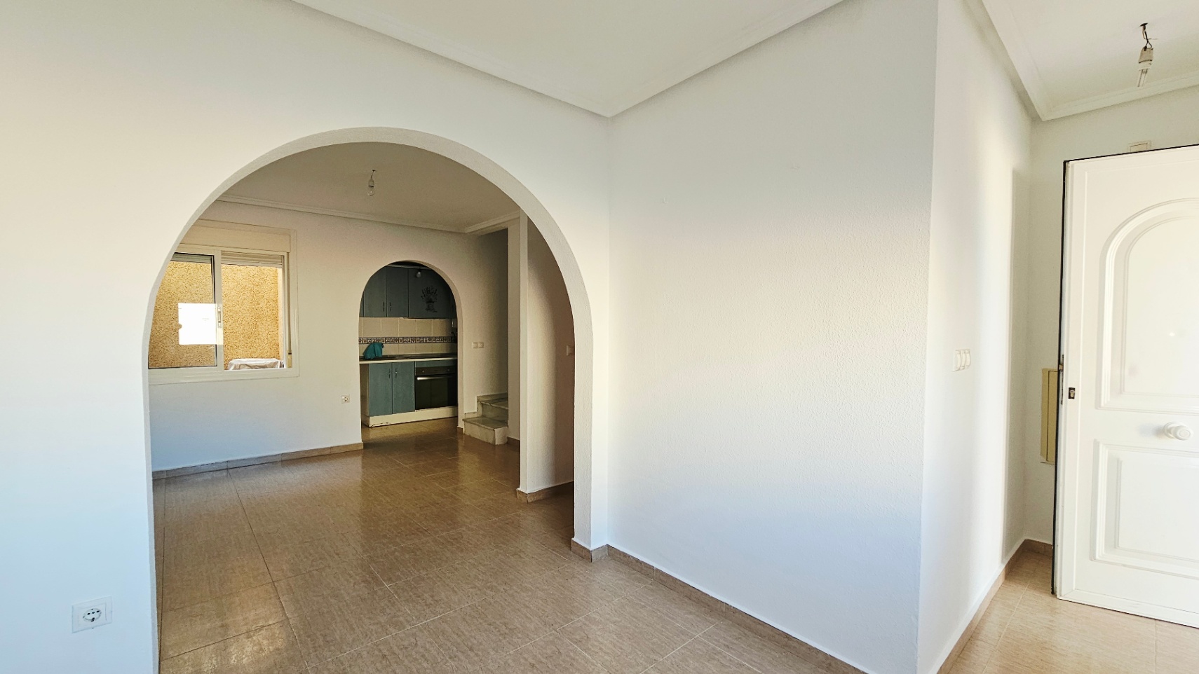 Bungalow mit Meerblick, genehmigter Keller und Pool in Gran Alacant