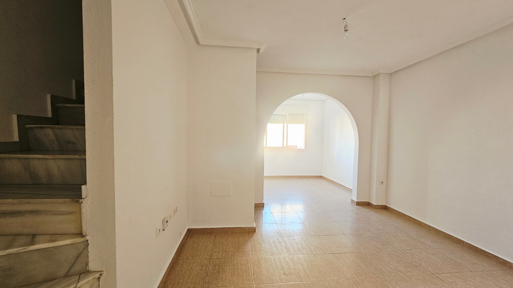 Bungalow mit Meerblick, genehmigter Keller und Pool in Gran Alacant