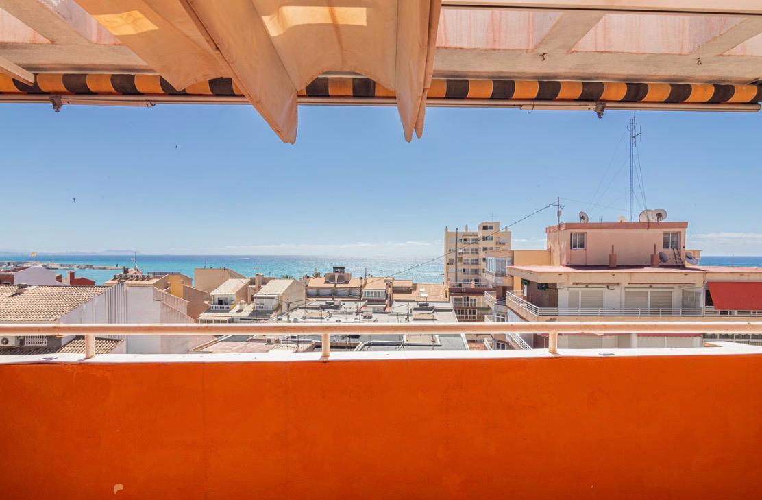Ático espacioso para diseñar a 50 metros de la playa El Campello