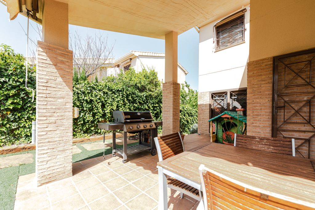 Chalet en Venta en Ravel, Mutxamel, Alicante
