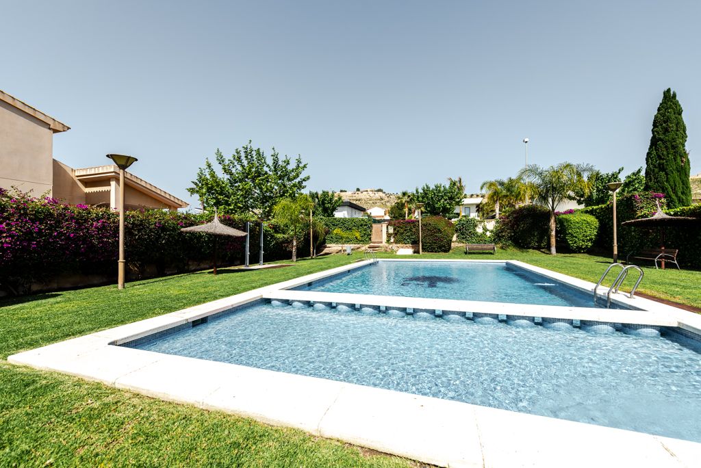 Chalet en Venta en Ravel, Mutxamel, Alicante