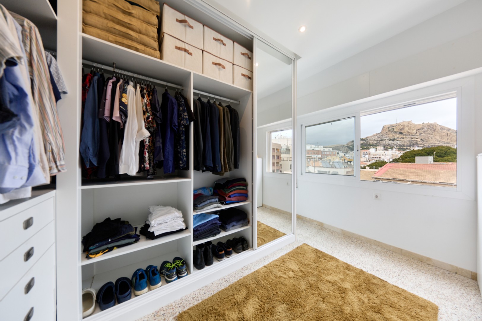 Apartamento en venta en el centro de Alicante, 3 dormitorios.