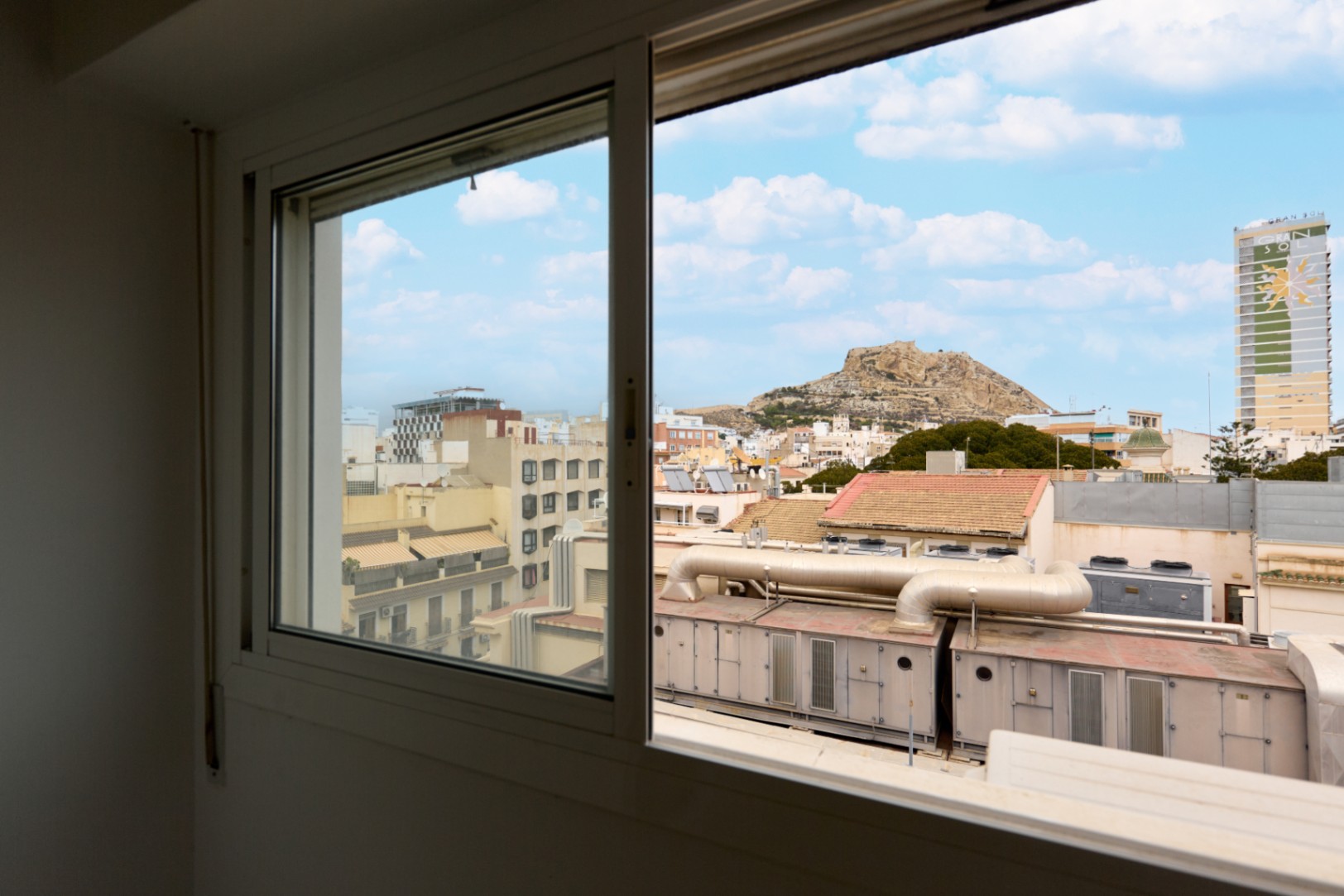 Apartamento en venta en el centro de Alicante, 3 dormitorios.