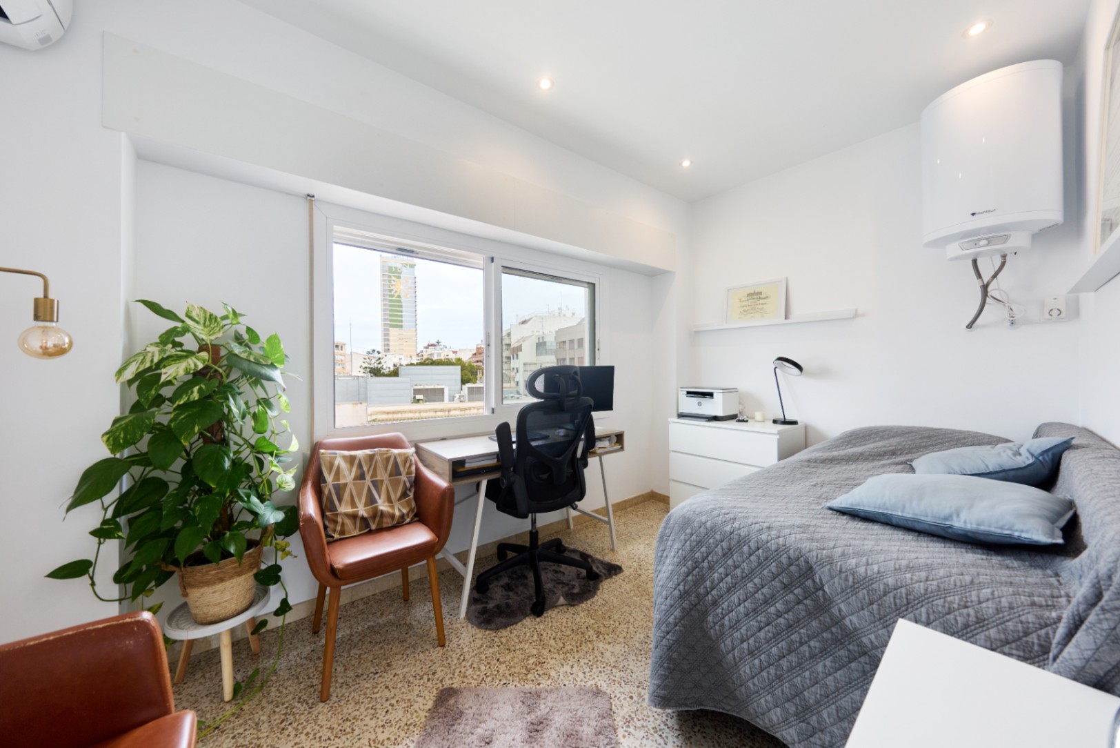 Apartamento en venta en el centro de Alicante, 3 dormitorios.