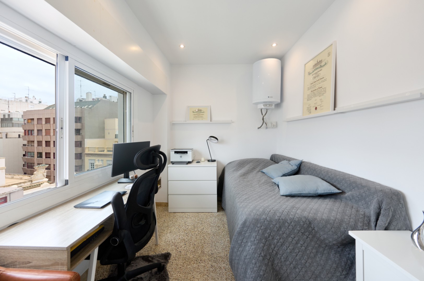 Apartamento en venta en el centro de Alicante, 3 dormitorios.