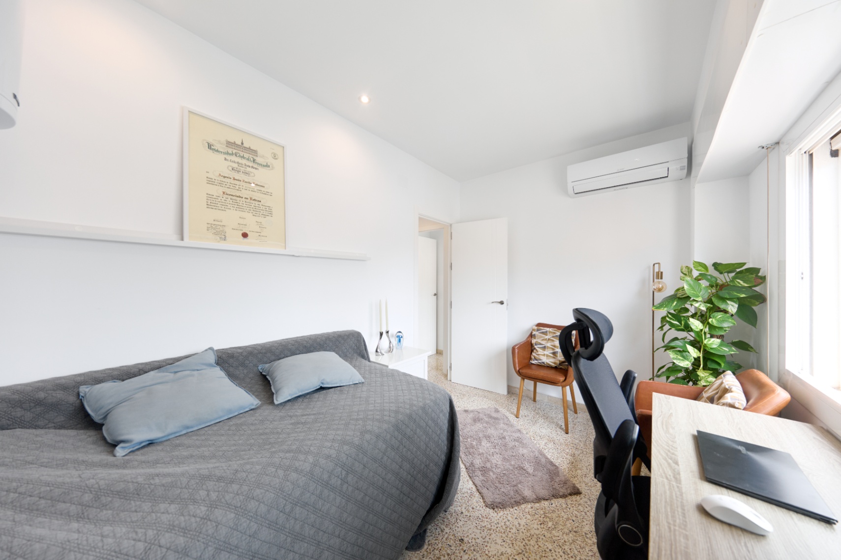 Apartamento en venta en el centro de Alicante, 3 dormitorios.
