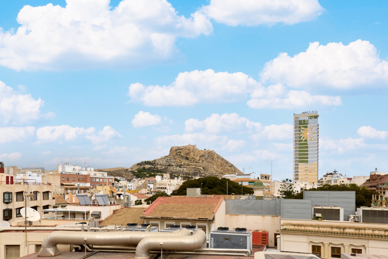 Apartamento en venta en el centro de Alicante, 3 dormitorios.