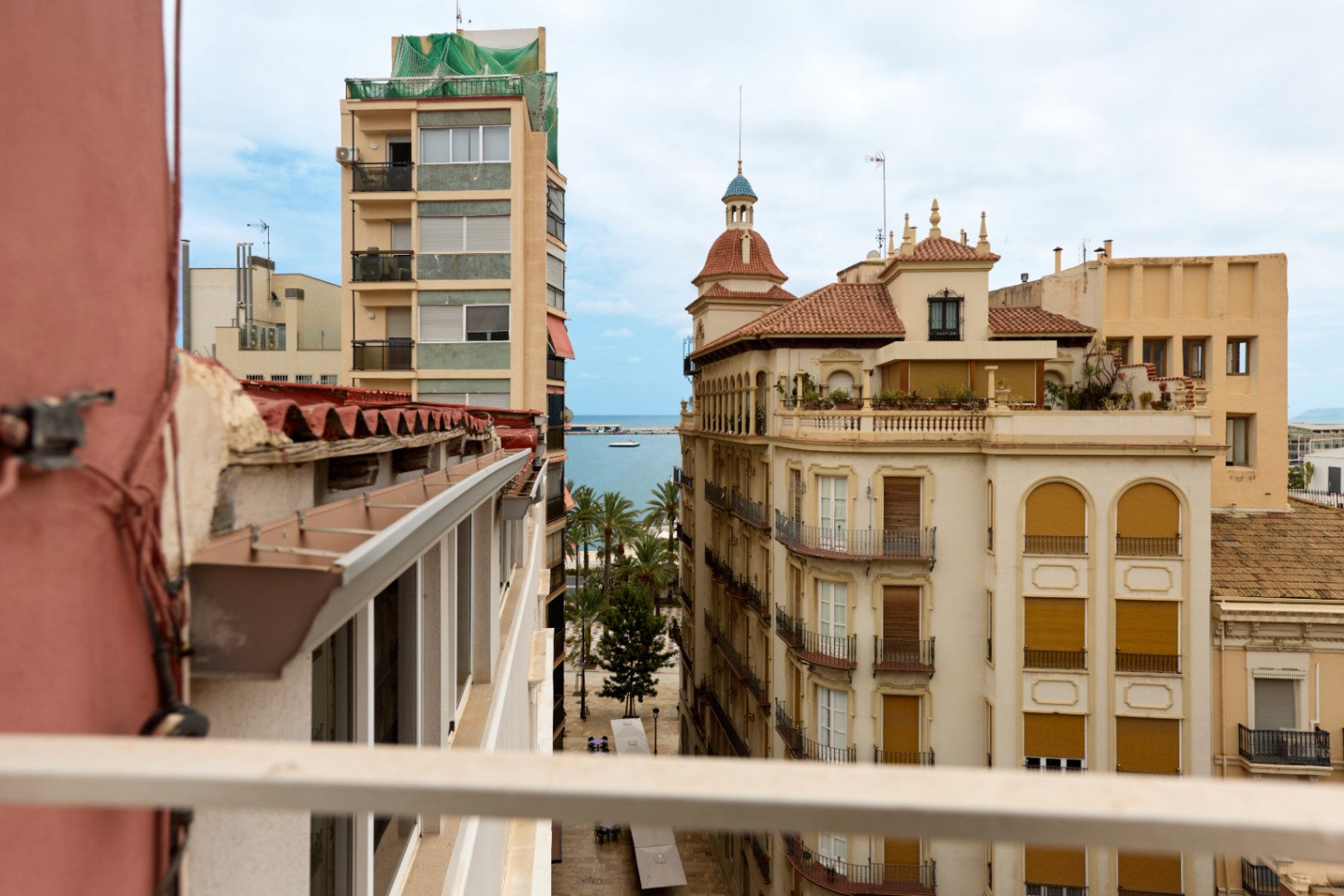 Apartamento en venta en el centro de Alicante, 3 dormitorios.