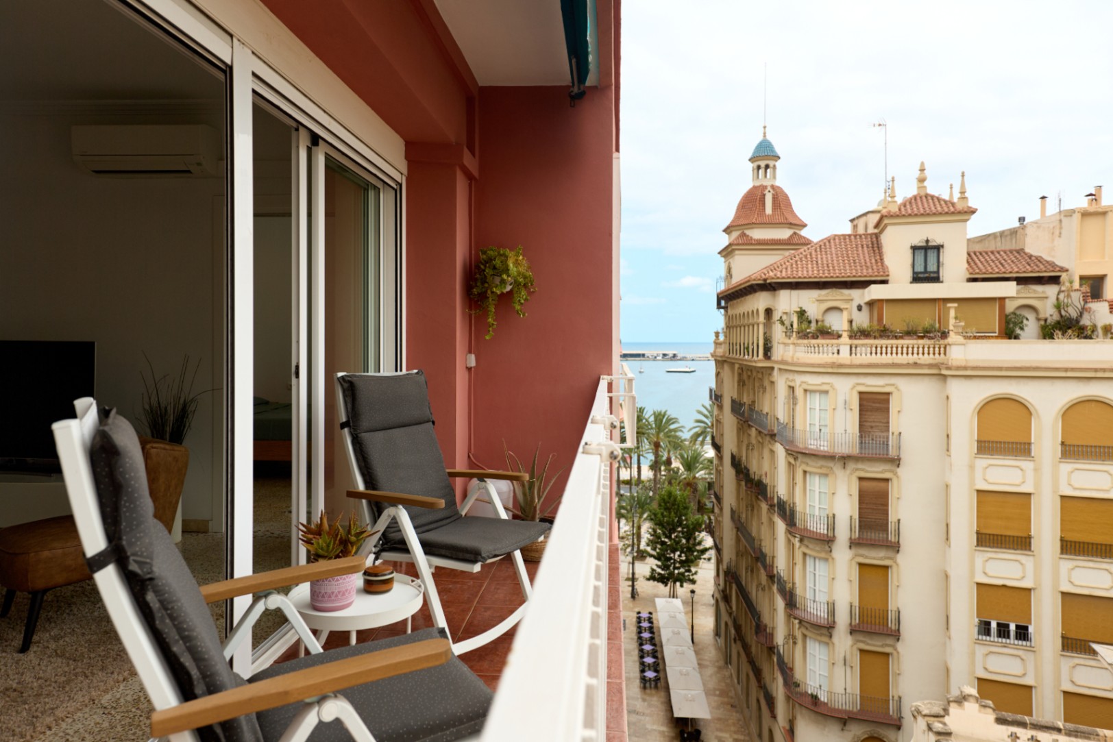 Apartamento en venta en el centro de Alicante, 3 dormitorios.