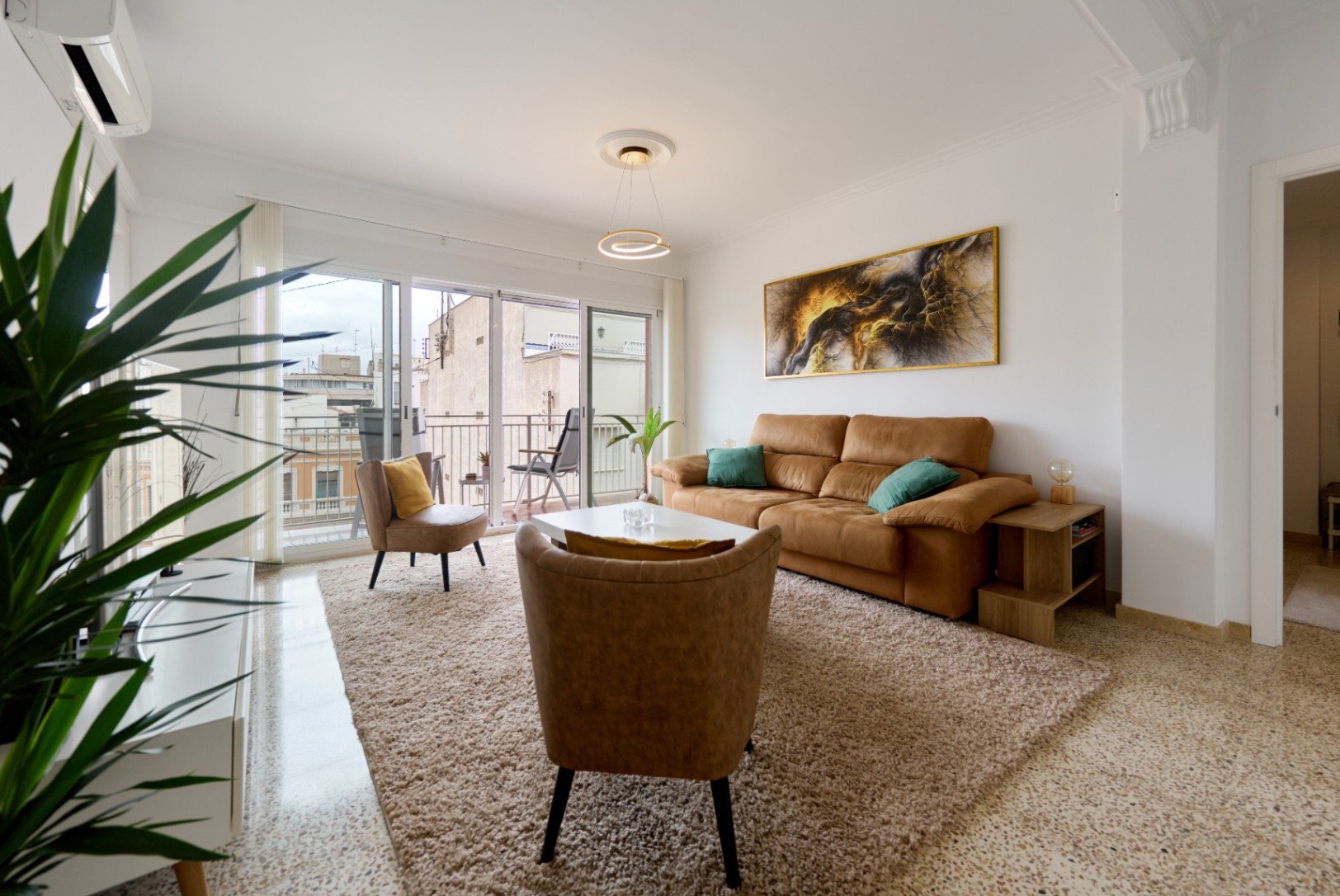 Apartamento en venta en el centro de Alicante, 3 dormitorios.