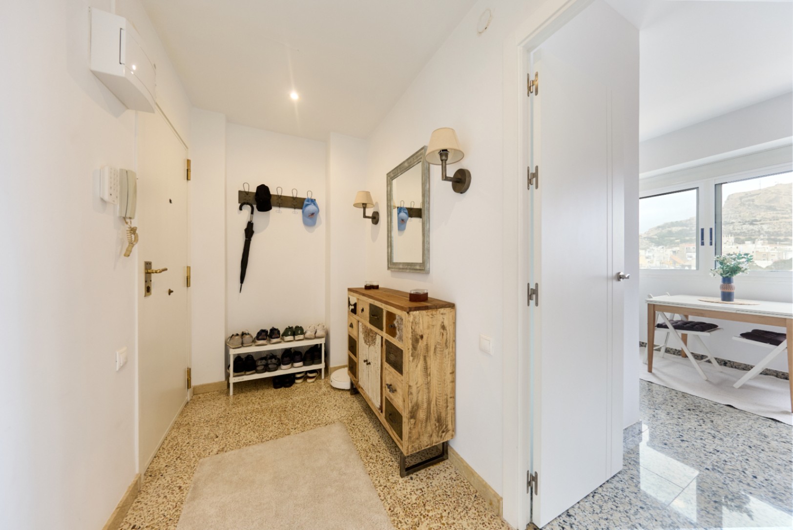 Apartamento en venta en el centro de Alicante, 3 dormitorios.