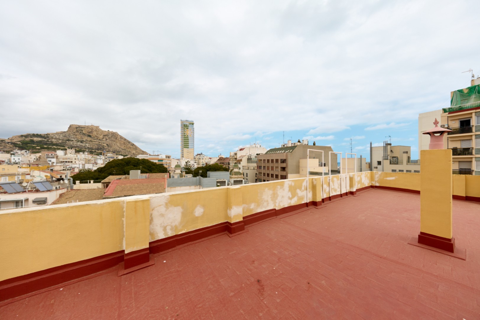 Apartamento en venta en el centro de Alicante, 3 dormitorios.